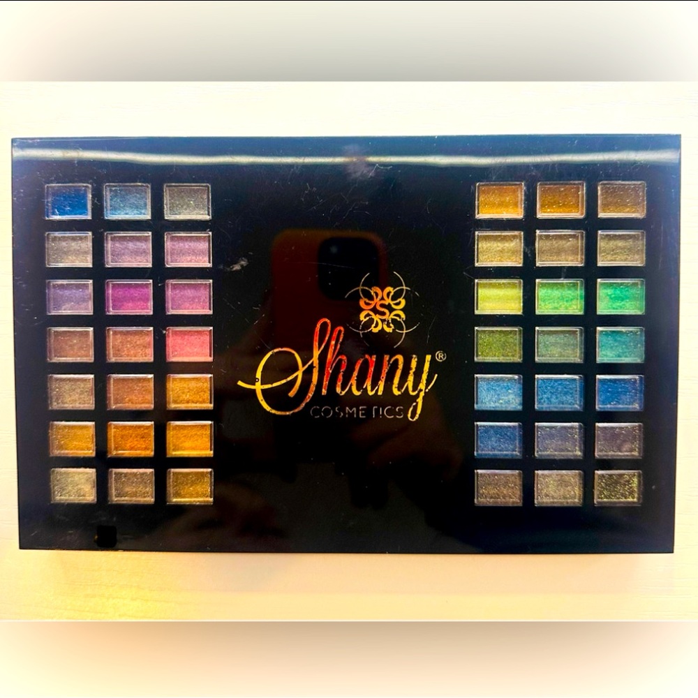 ✨🦋 Shany Multi-Color Eyeshadow Palette  ✨🦋